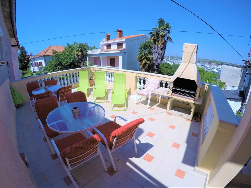 Orange City Apartment'S Repic Biograd Na Moru Bagian luar foto